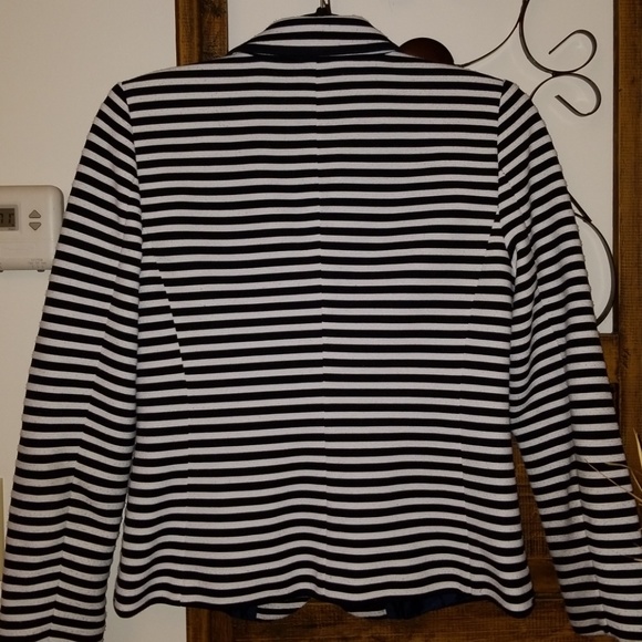 A LITTLE NAUTI NEVER HURTS❣️Navy and white blazer - Picture 6 of 8